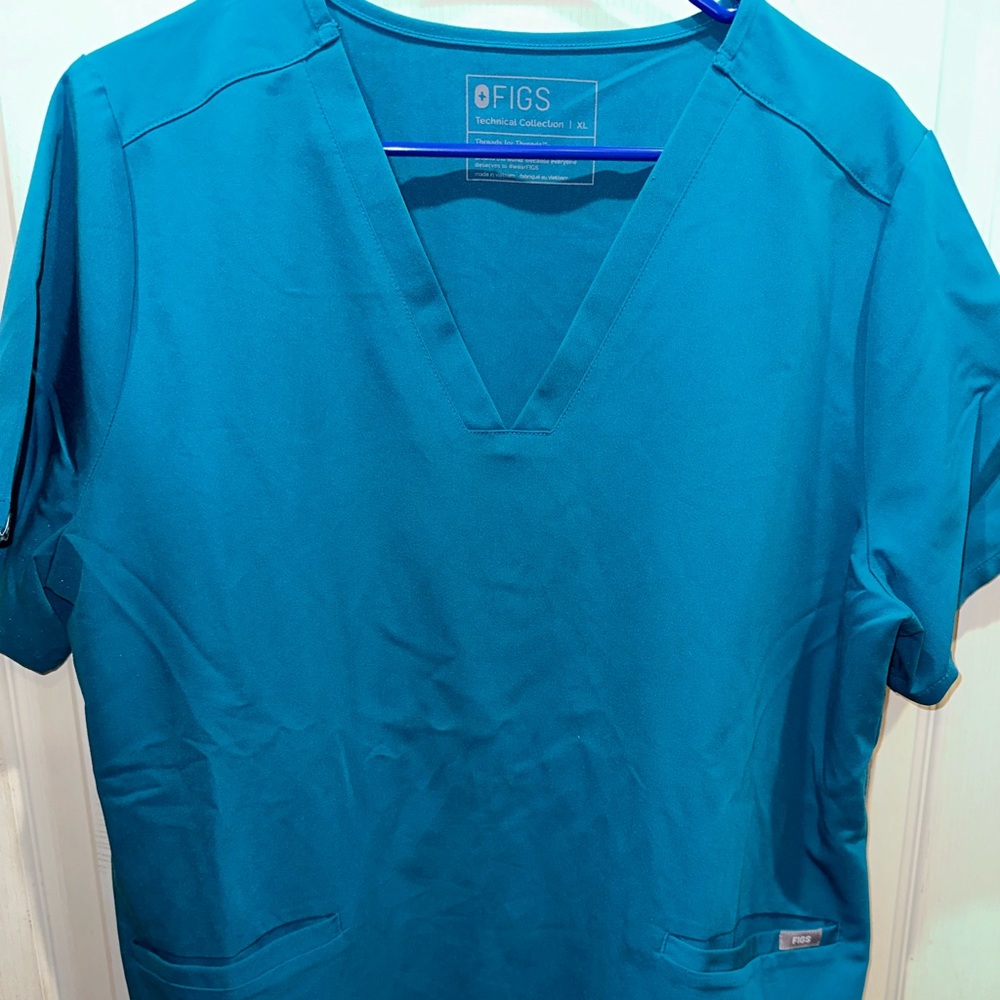 Figs Teal XL Scrub Top